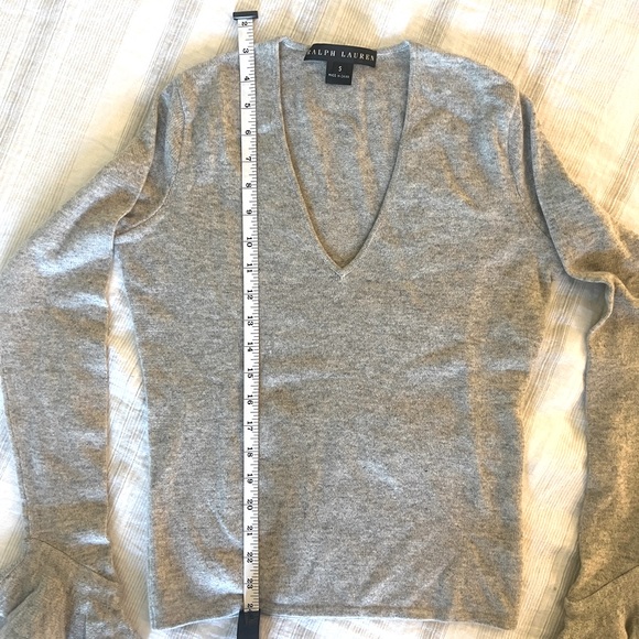 Ralph Lauren Black Label Cashmere V-Neck Sweater with ruffle sleeves. - Picture 3 of 8